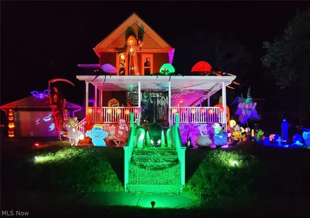 Photo 3 of Single family home for sale at 220 S Wardell St, Uhrichsville, OH 44683 | MLS# 5242698 | Listing updated on 2026-10-02
