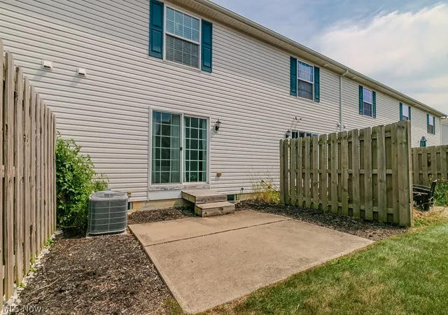 Photo 3 of Condo for sale at 410 Rachel Ln, Avon Lake, OH 44012 | MLS# 5241483 | Listing updated on 2026-09-06