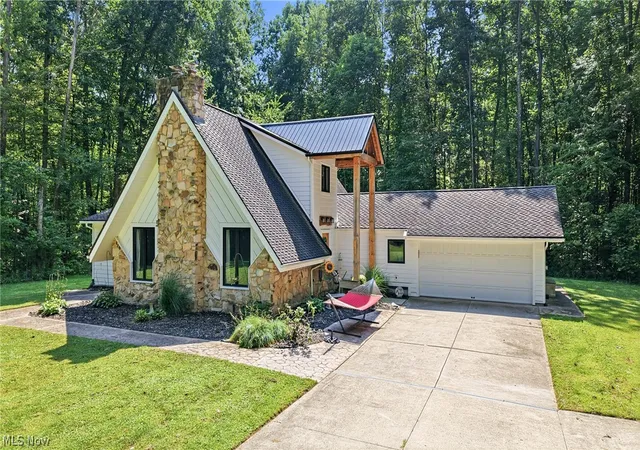 Photo 1 of Single family home for sale at 14831 Robinson Rd, Newton Falls, OH 44444 | MLS# 5239295 | Listing updated on 2026-09-23