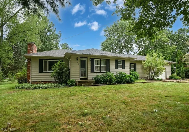Photo 2 of Single family home for sale at 490 Bonshire Rd, Green, OH 44319 | MLS# 5242571 | Listing updated on 2026-09-06