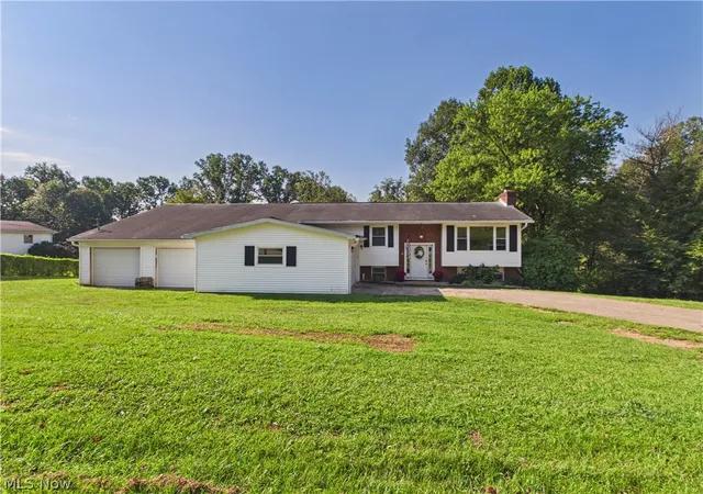 Photo 3 of Single family home for sale at 626 Valley Mills Rd, Parkersburg, WV 26104 | MLS# 5242632 | Listing updated on 2026-09-06