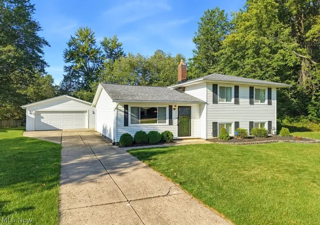 Photo 1 of Single family home for sale at 14924 Carol Dr, Maple Heights, OH 44137 | MLS# 5242743 | Listing updated on 2026-09-09