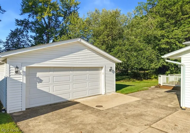 Photo 3 of Single family home for sale at 14924 Carol Dr, Maple Heights, OH 44137 | MLS# 5242743 | Listing updated on 2026-09-09