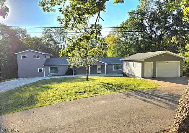 Photo 1 of Single family home for sale at 2372 Oak Grv Ext Rd, Saint Marys, WV 26170 | MLS# 5242805 | Listing updated on 2026-09-08