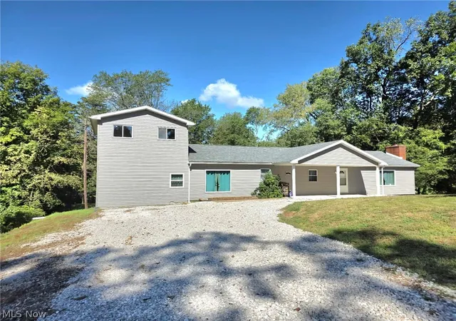 Photo 2 of Single family home for sale at 2372 Oak Grv Ext Rd, Saint Marys, WV 26170 | MLS# 5242805 | Listing updated on 2026-09-08