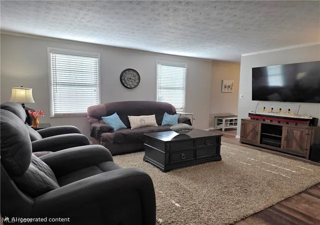 Photo 4 of Sale Pending at 10095 Regatta Trl, Aurora, OH 44202 | MLS# 5241135 | Listing updated on 2026-09-26