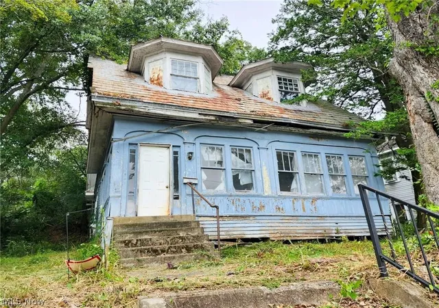 Photo 1 of Single family home for sale at 103 Circle Ave, Spencer, WV 25276 | MLS# 5242838 | Listing updated on 2026-09-09