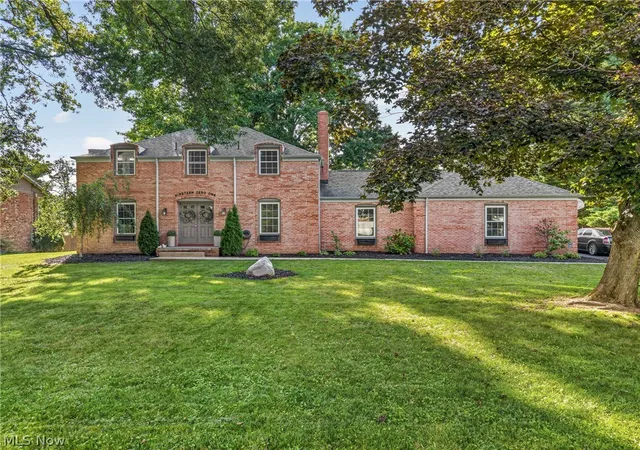 Photo 1 of Sale Pending at 1901 Devonshire Dr Nw, Canton, OH 44708 | MLS# 5242820 | Listing updated on 2026-09-14