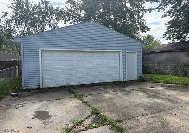 Photo 15 of Sale Pending at 625 Delaware Ave, Elyria, OH 44035 | MLS# 5241595 | Listing updated on 2026-09-10