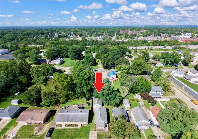 Photo 2 of Single family home for sale at 1670 Williams St, Cuyahoga Falls, OH 44221 | MLS# 5242858 | Listing updated on 2026-09-07