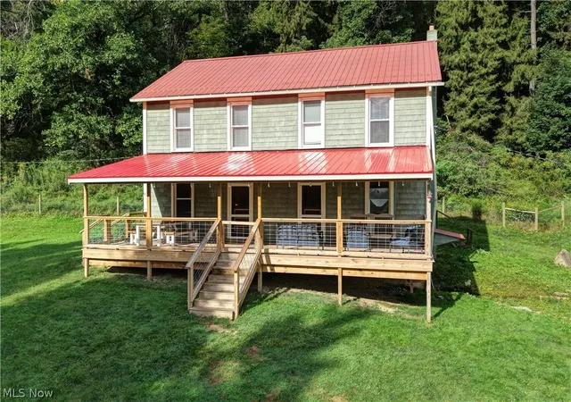 Photo 1 of Sale Pending at 1279 Fox Ave Se, Paris, OH 44669 | MLS# 5242311 | Listing updated on 2026-09-30