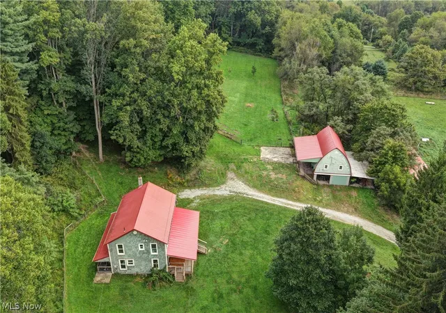 Photo 2 of Sale Pending at 1279 Fox Ave Se, Paris, OH 44669 | MLS# 5242311 | Listing updated on 2026-09-30