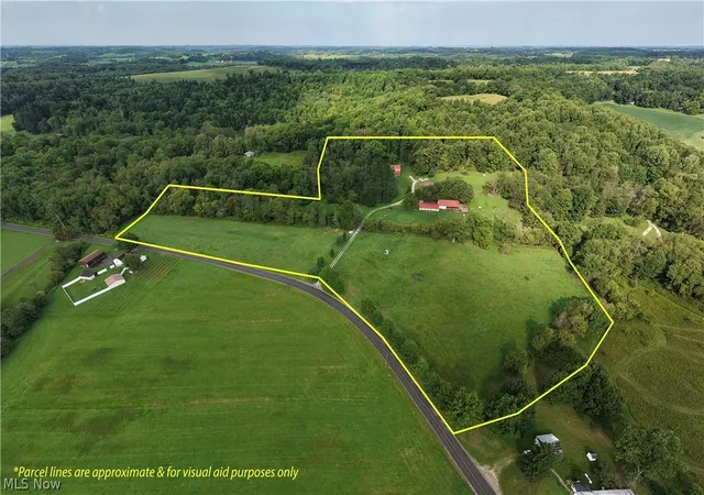 Photo 3 of Sale Pending at 1279 Fox Ave Se, Paris, OH 44669 | MLS# 5242311 | Listing updated on 2026-09-30