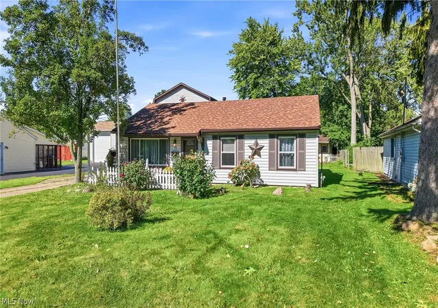 Photo 2 of Single family home for sale at 238 Marcia Dr, Youngstown, OH 44515 | MLS# 5242770 | Listing updated on 2026-09-15
