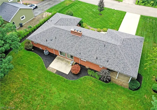 Photo 3 of Single family home for sale at 8637 Squirrel Hl Dr Ne, Warren, OH 44484 | MLS# 5242607 | Listing updated on 2026-09-28