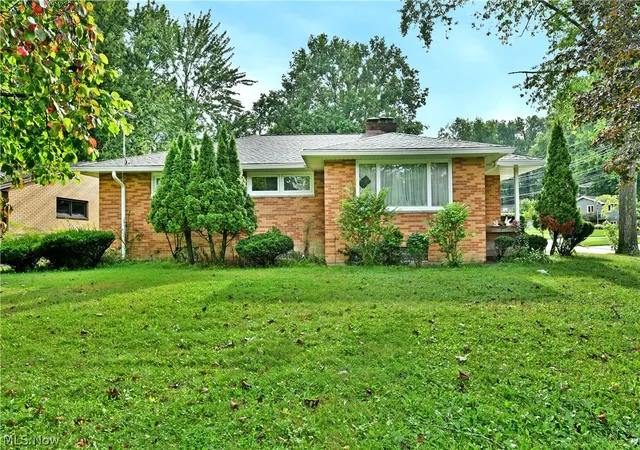 Photo 2 of Single family home for sale at 1265 North Rd Ne, Warren, OH 44483 | MLS# 5242794 | Listing updated on 2026-09-11