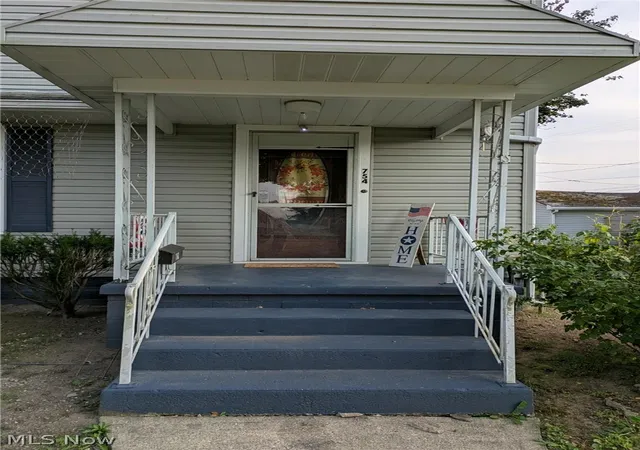 Photo 2 of Single family home for sale at 754 Nw Ray Ave, New Philadelphia, OH 44663 | MLS# 5242534 | Listing updated on 2026-09-07