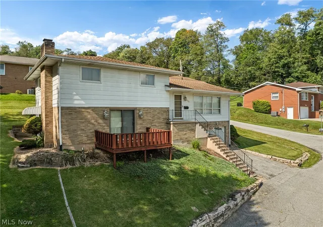 Photo 3 of Single family home for sale at 405 N 10th Street, Martins Ferry, OH 43935 | MLS# 5242834 | Listing updated on 2026-09-11