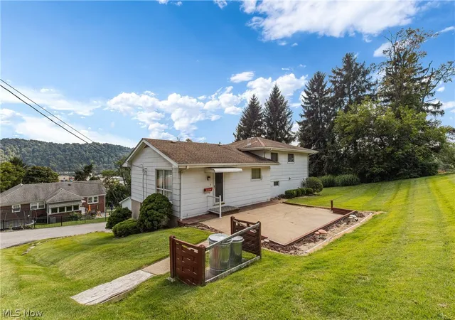 Photo 3 of Single family home for sale at 405 N 10th Street, Martins Ferry, OH 43935 | MLS# 5242834 | Listing updated on 2026-09-11