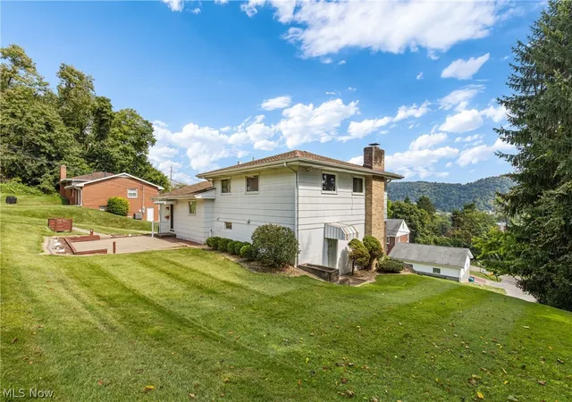 Photo 4 of Single family home for sale at 405 N 10th Street, Martins Ferry, OH 43935 | MLS# 5242834 | Listing updated on 2026-09-11