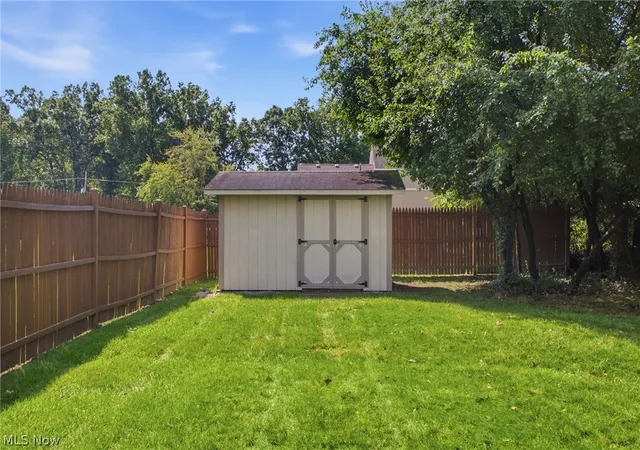 Photo 3 of Sale Pending at 279 Jade Cir, Canfield, OH 44406 | MLS# 5242868 | Listing updated on 2026-09-10