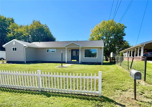 Photo 3 of Single family home for sale at 716 57th Street, Vienna, WV 26105 | MLS# 5242897 | Listing updated on 2026-09-28