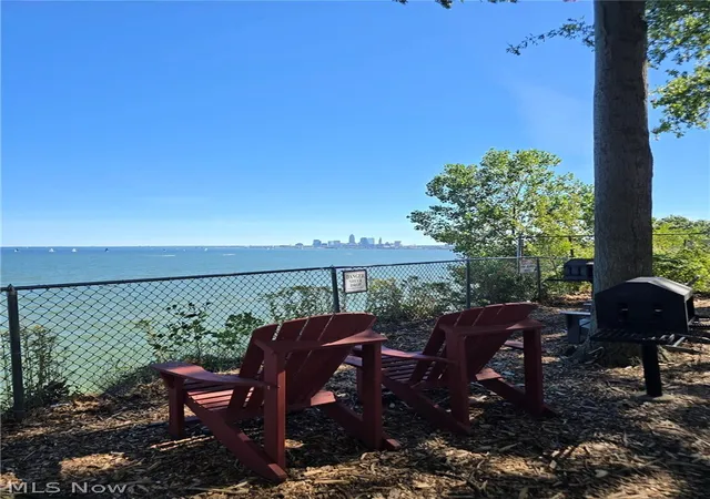 Listing Photo 2 - Condo for sale in building located at 12500 Edgewater Dr, Lakewood, OH 44107 - Unit #202