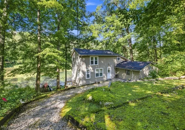 Photo 1 of Single family home for sale at 505 Stony Lake Dr, Carrollton, OH 44615 | MLS# 5242915 | Listing updated on 2026-10-03