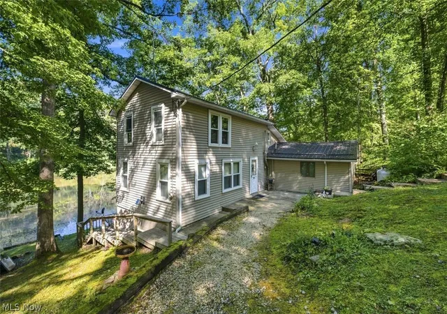 Photo 2 of Single family home for sale at 505 Stony Lake Dr, Carrollton, OH 44615 | MLS# 5242915 | Listing updated on 2026-10-03