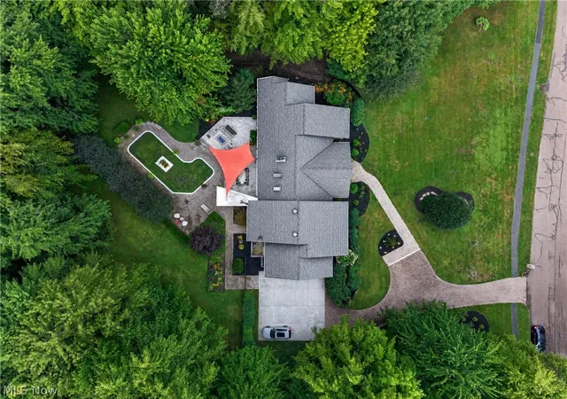 Photo 4 of Sale Pending at 180 Huntington Trl, Cortland, OH 44410 | MLS# 5242860 | Listing updated on 2026-09-17