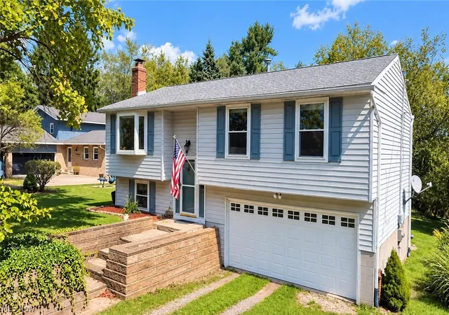 Photo 2 of Sale Pending at 7900 Twin Hills Rd, Streetsboro, OH 44241 | MLS# 5240959 | Listing updated on 2026-09-12