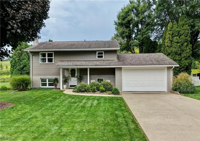 Photo 1 of Sale Pending at 890 Geneva St Sw, Sugarcreek, OH 44681 | MLS# 5242031 | Listing updated on 2026-09-15