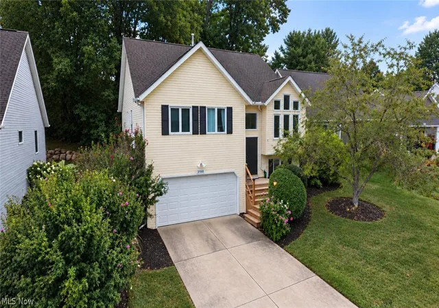 Photo 2 of Condo for sale at 3168 Pondview Dr, Ravenna, OH 44266 | MLS# 5242761 | Listing updated on 2026-09-11