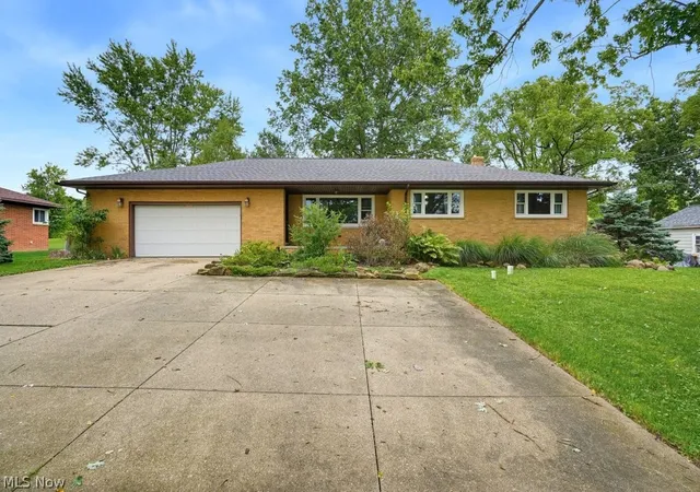 Photo 1 of Sale Pending at 10047 York Rd, North Royalton, OH 44133 | MLS# 5242515 | Listing updated on 2026-09-16