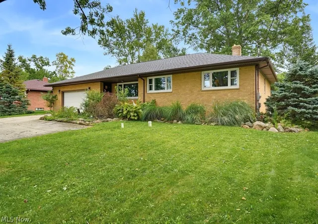 Photo 3 of Sale Pending at 10047 York Rd, North Royalton, OH 44133 | MLS# 5242515 | Listing updated on 2026-09-16