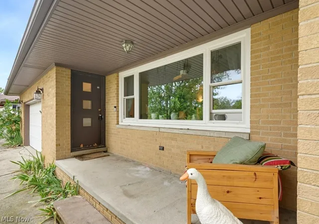 Photo 4 of Sale Pending at 10047 York Rd, North Royalton, OH 44133 | MLS# 5242515 | Listing updated on 2026-09-16