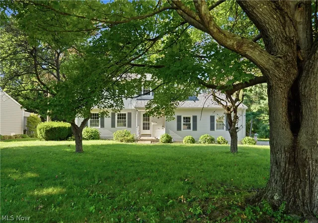Photo 2 of Single family home for sale at 3150 Heatherbrae Dr, Youngstown, OH 44514 | MLS# 5242946 | Listing updated on 2026-09-09