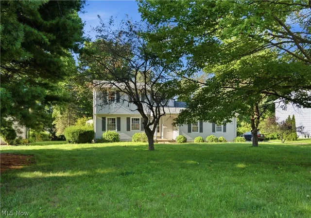 Photo 2 of Single family home for sale at 3150 Heatherbrae Dr, Youngstown, OH 44514 | MLS# 5242946 | Listing updated on 2026-09-09