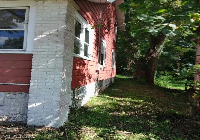 Photo 3 of Single family home for sale at 35 Palmer Ave, Campbell, OH 44405 | MLS# 5242970 | Listing updated on 2026-10-05