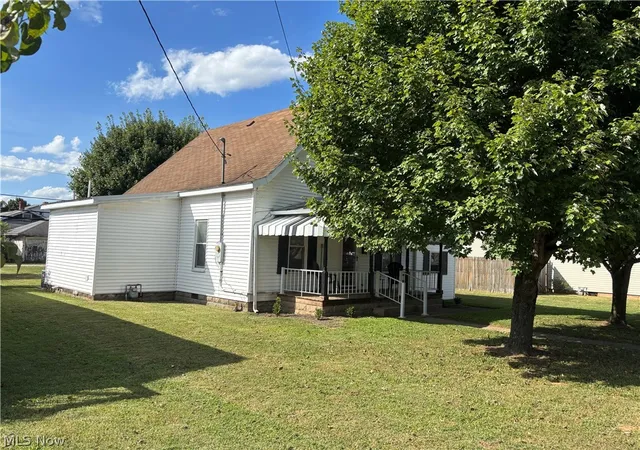 Photo 3 of Single family home for sale at 703 5th Street, Saint Marys, WV 26170 | MLS# 5242935 | Listing updated on 2026-09-08