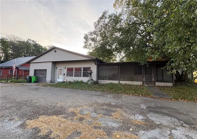 Photo 1 of Single family home for sale at 101 Mcconnell St, Uhrichsville, OH 44683 | MLS# 5242600 | Listing updated on 2026-09-15