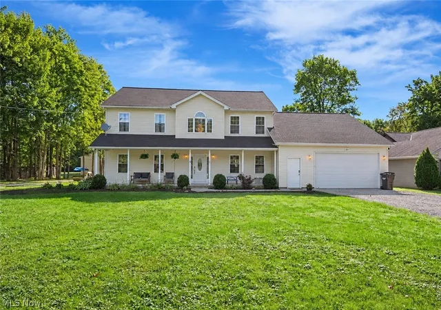 Single family home for sale at 1461 Stillwagon Rd SE, Warren, OH 44484 | MLS# 5243009