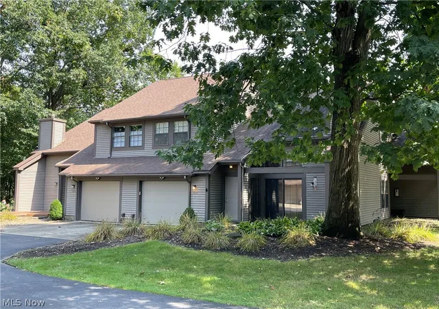 Listing Photo 1 - Condo for sale in building located at 1153 Red Tail Hawk Ct, Youngstown, OH 44512 - Unit #3