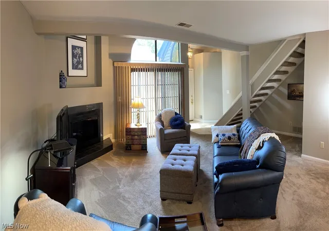 Listing Photo 4 - Condo for sale in building located at 1153 Red Tail Hawk Ct, Youngstown, OH 44512 - Unit #3