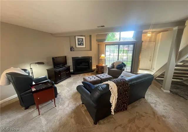 Listing Photo 5 - Condo for sale in building located at 1153 Red Tail Hawk Ct, Youngstown, OH 44512 - Unit #3