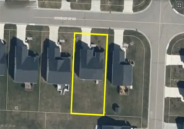 Photo 3 of Single family home for sale at 7030 Gauntlet St Sw, Massillon, OH 44646 | MLS# 5243056 | Listing updated on 2026-09-29