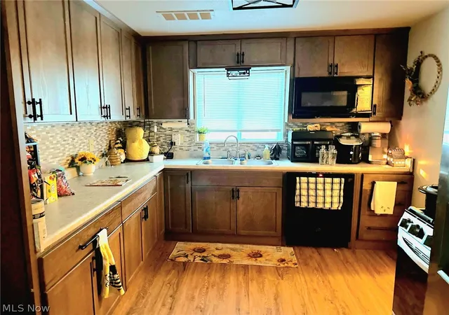 Photo 3 of Sale Pending at 1757 Liberty Dr, Akron, OH 44313 | MLS# 5233046 | Listing updated on 2026-09-29