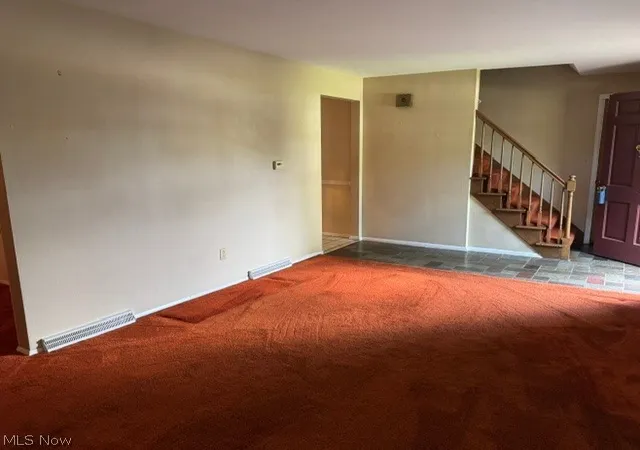 Photo 2 of Single family home for sale at 463 Colonial Dr, Youngstown, OH 44505 | MLS# 5241373 | Listing updated on 2026-09-11
