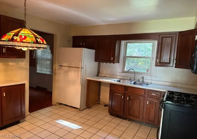 Photo 4 of Single family home for sale at 463 Colonial Dr, Youngstown, OH 44505 | MLS# 5241373 | Listing updated on 2026-09-11
