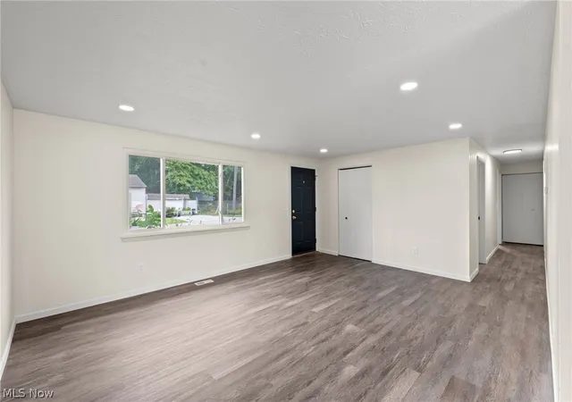 Photo 3 of Single family home for sale at 5830 Beech Dr, Mentor On The Lake, OH 44060 | MLS# 5242775 | Listing updated on 2026-09-08